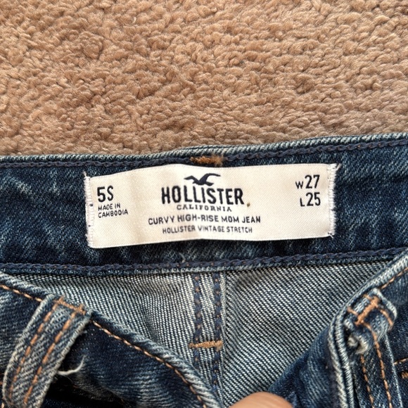 Hollister curvy high rise jeans - Picture 2 of 3